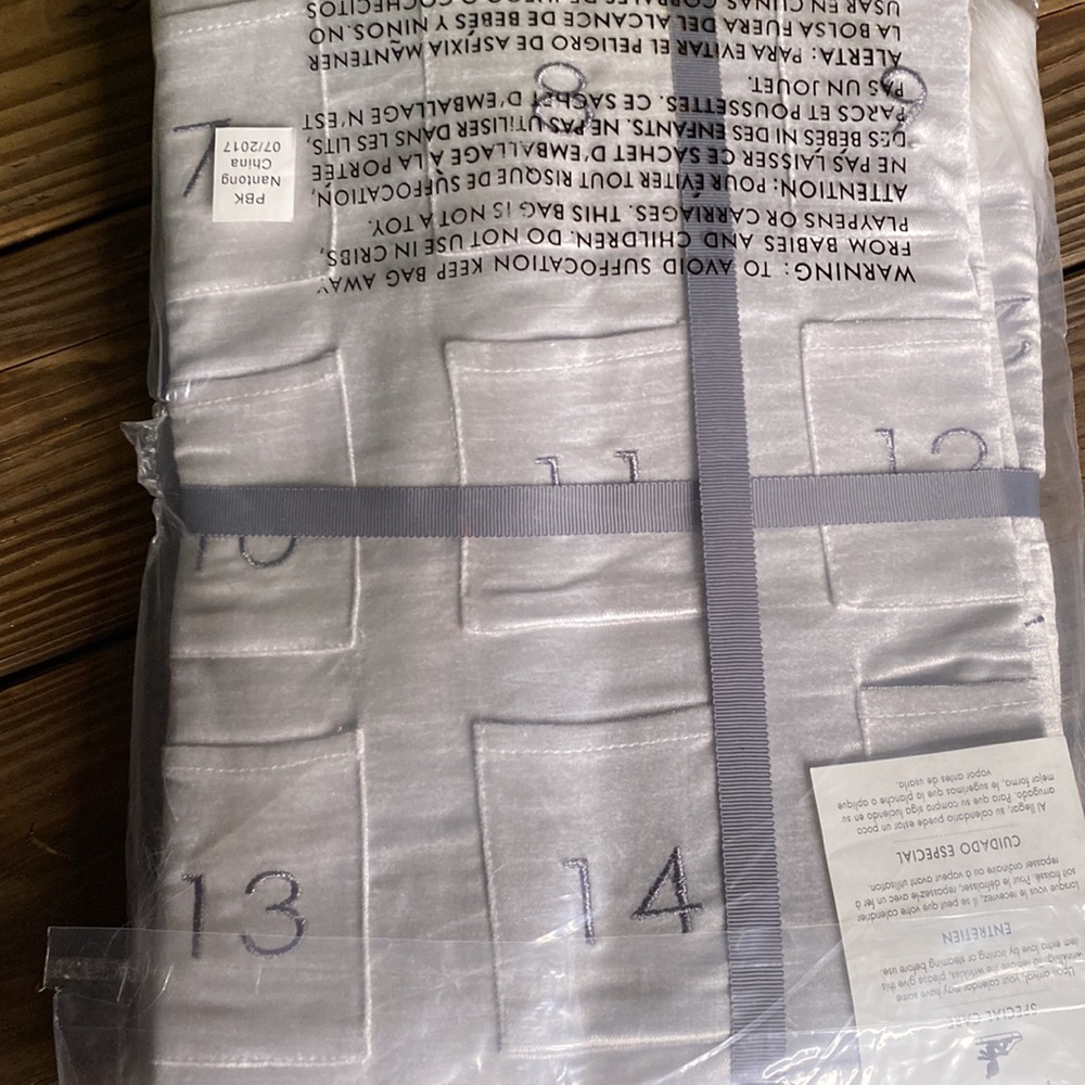 Pottery Barn Kids X Monique Lhuillier Collaboration Faux Fur Advent Calendar - Picture 8 of 15